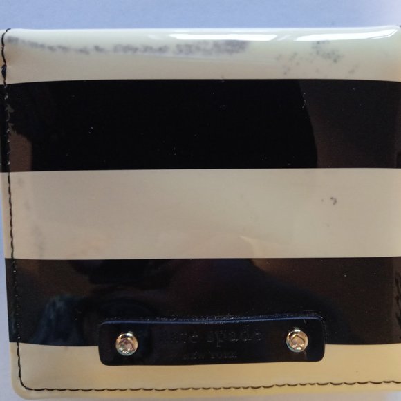 kate spade cream & black striped wallet - new/scuffed - Picture 13 of 14